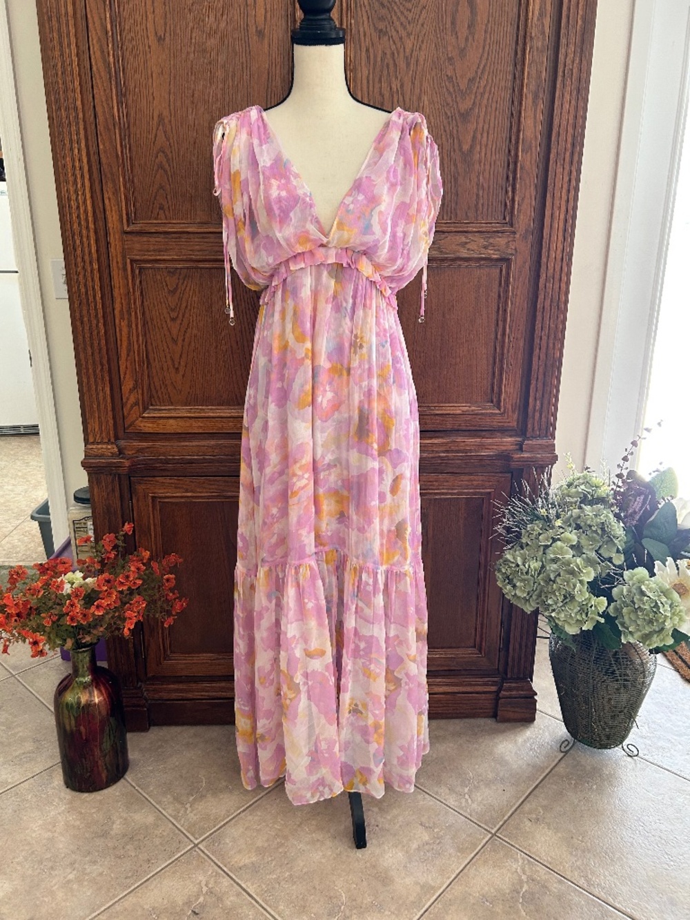 Christy Lynn Allegra Maxi Dress vibrant Buttercup watercolor floral size Medium